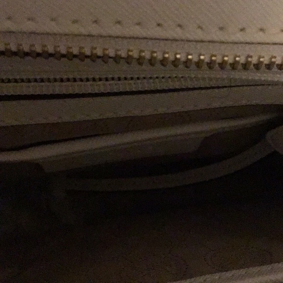 LIKE NEW MICHAEL KORS SATCHEL - Picture 11 of 11